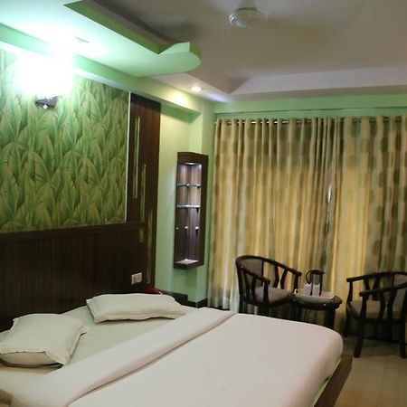 Hotel Grand Plaza Új-Delhi Kültér fotó