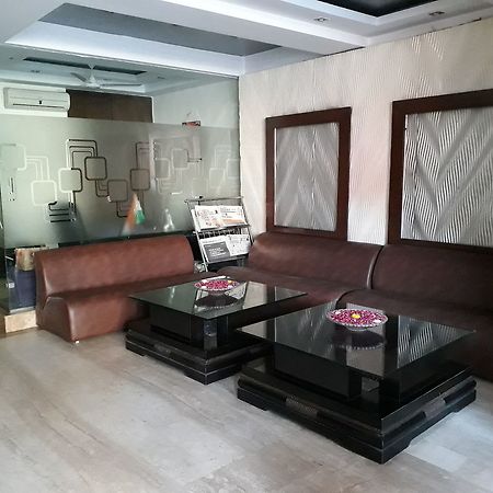 Hotel Grand Plaza Új-Delhi Kültér fotó