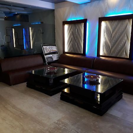 Hotel Grand Plaza Új-Delhi Kültér fotó