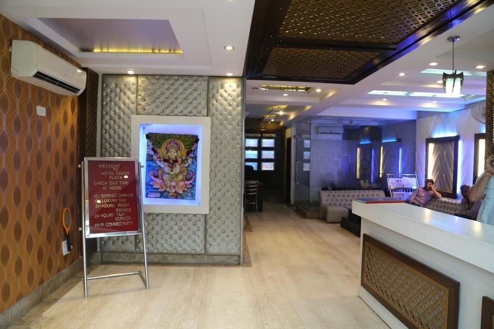 Hotel Grand Plaza Új-Delhi Kültér fotó