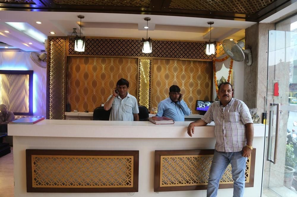 Hotel Grand Plaza Új-Delhi Kültér fotó