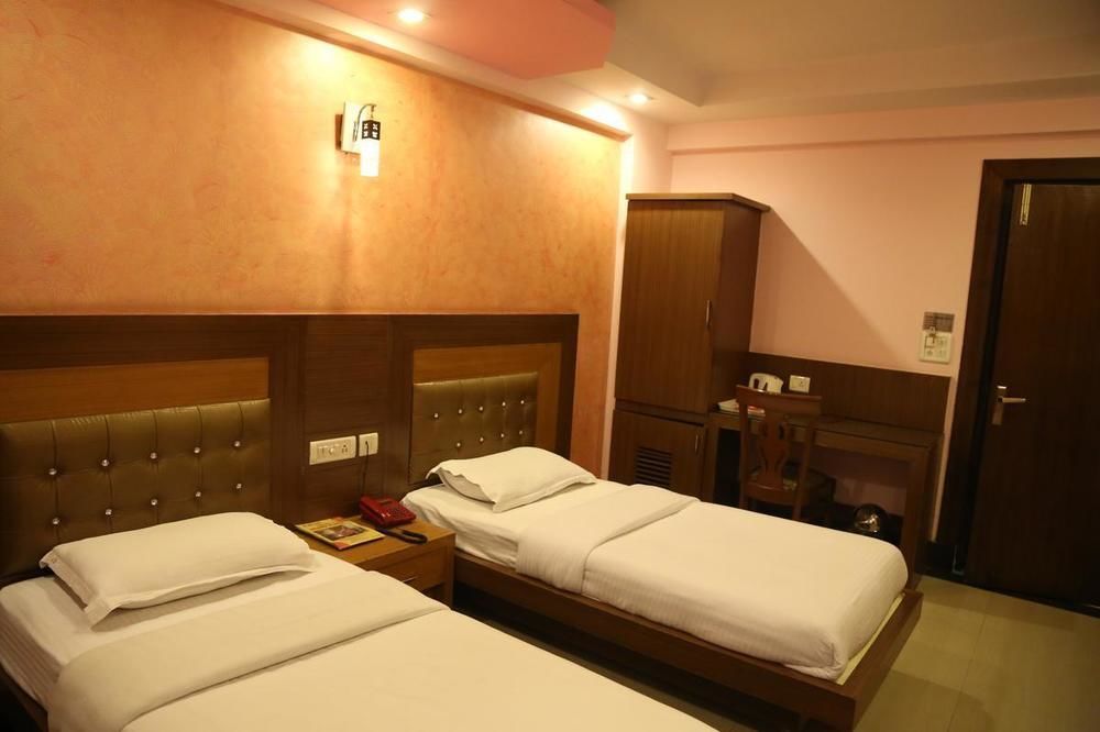 Hotel Grand Plaza Új-Delhi Kültér fotó