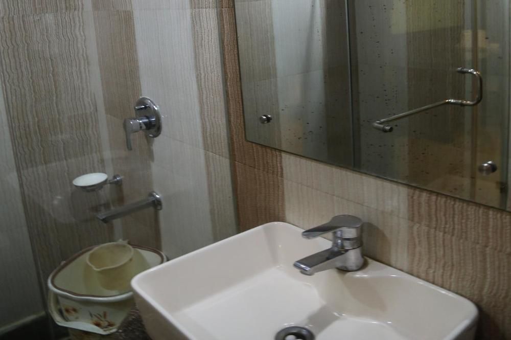 Hotel Grand Plaza Új-Delhi Kültér fotó