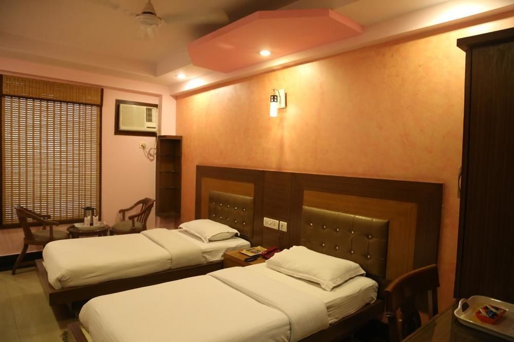 Hotel Grand Plaza Új-Delhi Kültér fotó