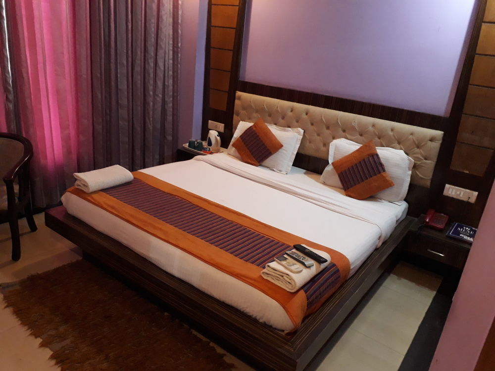 Hotel Grand Plaza Új-Delhi Kültér fotó